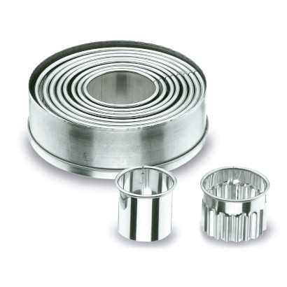 Set 9 round stainless steel cookie cutters