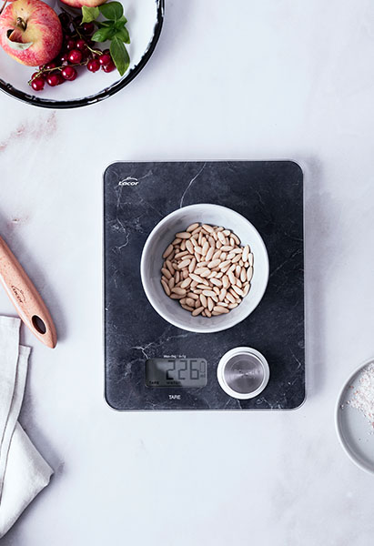 Measuring and weighing utensils